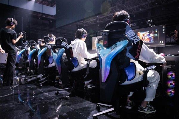 业赛指定用椅 傲风G7凭啥这么火开元棋牌明星直播同款 英雄联盟职(图3)