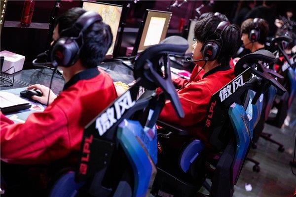 业赛指定用椅 傲风G7凭啥这么火开元棋牌明星直播同款 英雄联盟职(图5)